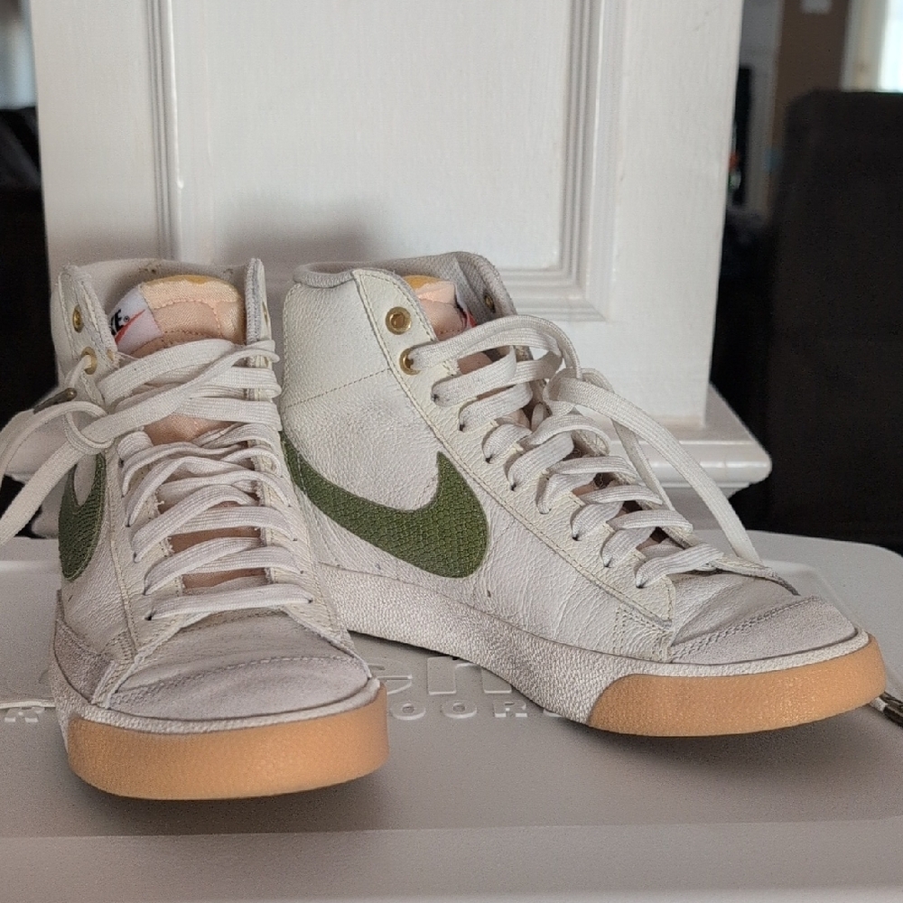 Nike Blazer Mid 77 Vintage Asparagus Snakeskin Shoes Sneaks High Top Retro Green